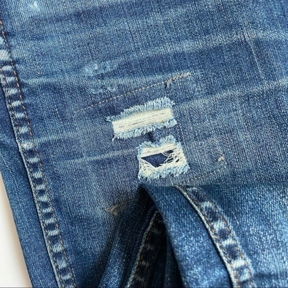 Madewell • 9” High Rise Skinny Jeans Destroyed - Picture 6 of 10